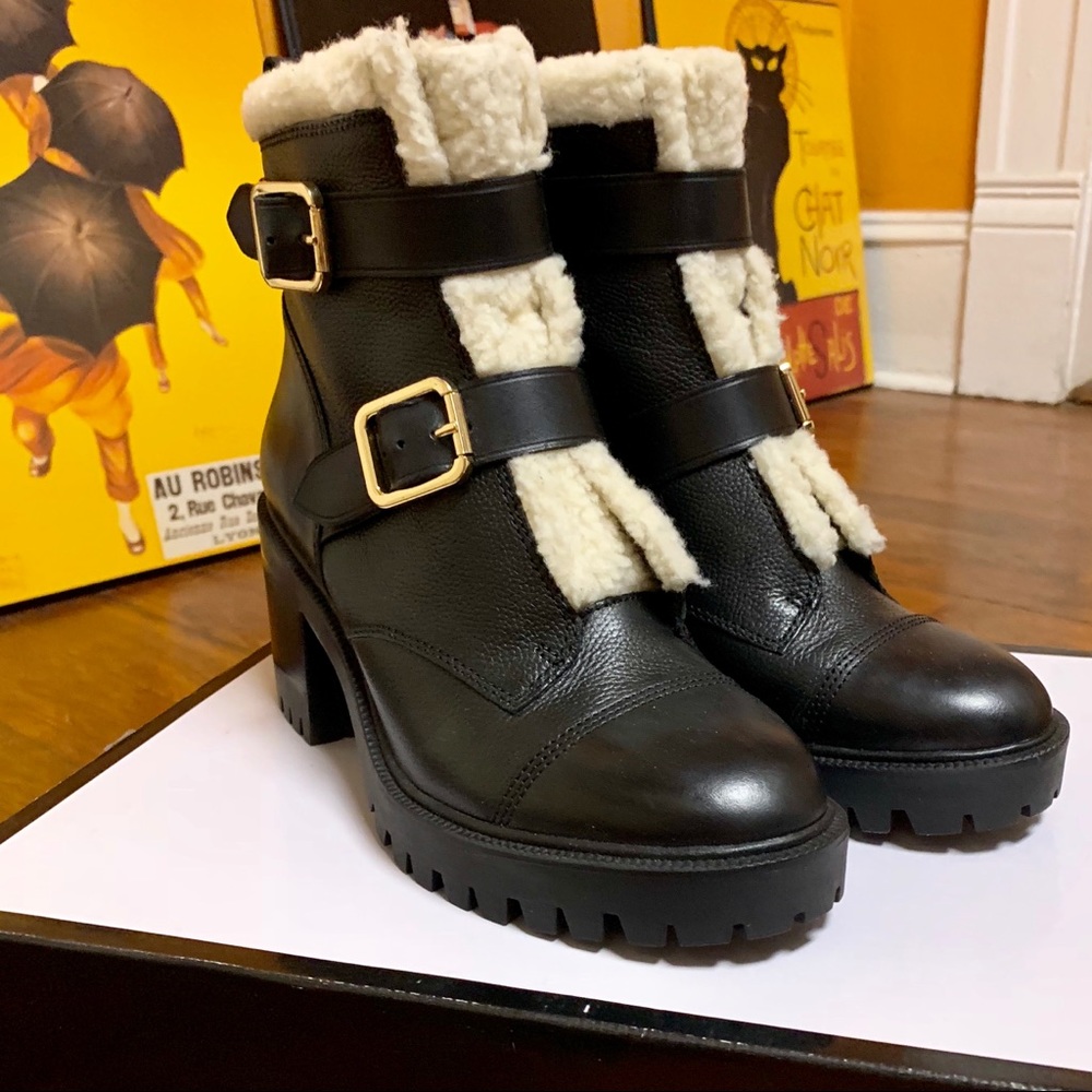 Nine West leather boots. Size 9.5 US. Brand New